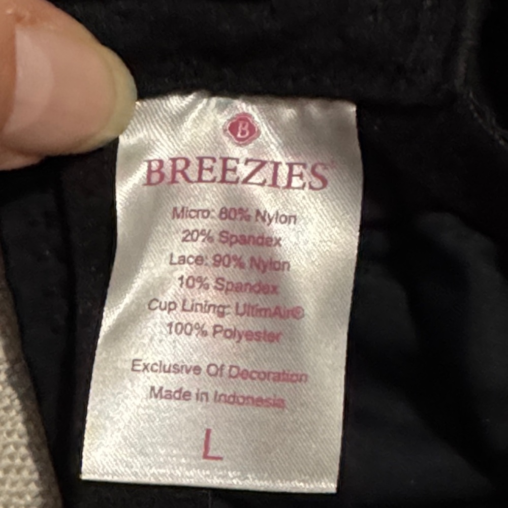 Breezies 3 Pack of Bras-No Wire/No Padding-3 Hook Back-Lace Detail-Sz Large-EUC - Picture 8 of 16